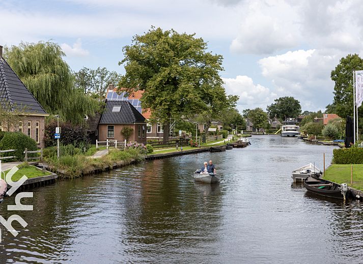 FR365 Ferienhaus in Sonnega in der friesischen Landschaft mit charmantem Eingang.
