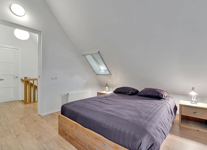 Sonnenaufgang ueber der friesischen Landschaft in der Naehe des Ferienhauses Huske 2 in Tzummarum, Friesland.