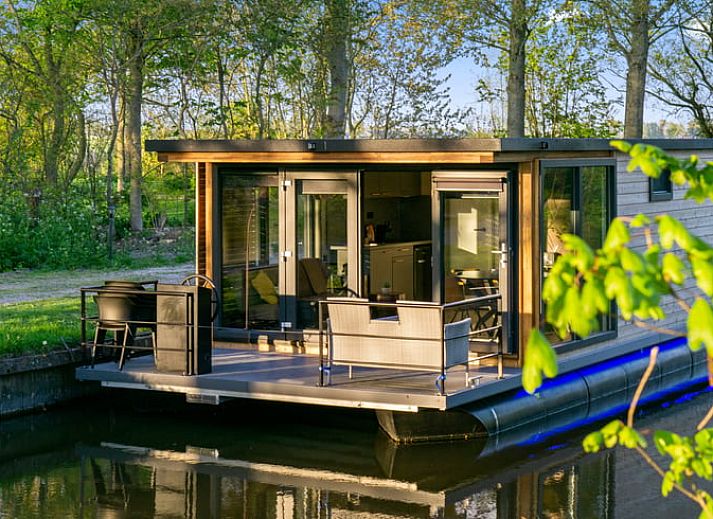 Verblijf 2617204 • Vakantiewoning Het Friese platteland • Vakantiehuisje in Weidum