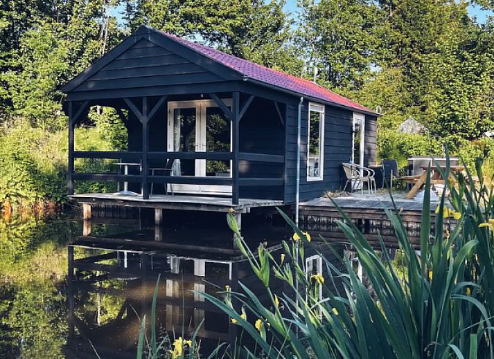 Unterkunft 2617711 - Ferienhaus Het Friese platteland - Kampeerhuisje aan de vijver