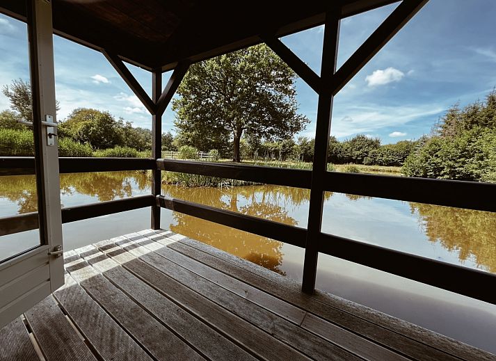 Unterkunft 2617711 - Ferienhaus Het Friese platteland - Kampeerhuisje aan de vijver