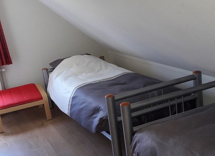 Gemuetliches Wohnzimmer im Ferienhaus Bargereed 4 Tzummarum, Tzummarum, Friesland mit viel Tageslicht.