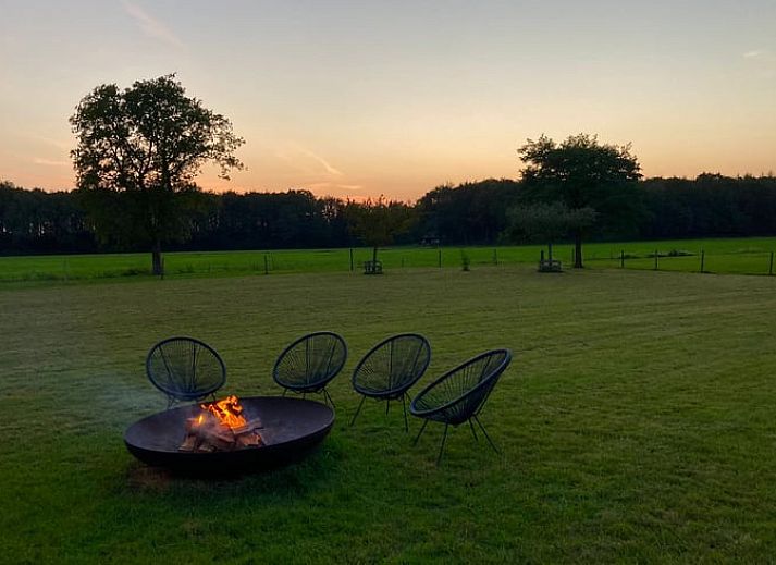 Comfortabele slaapkamer in Vakantiehuis in De Hoeve, gelegen op het Friese platteland.