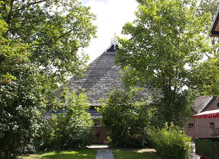 Moderne badkamerfaciliteiten in Vakantiehuisje in Jislum, een comfortabel verblijf op het rustige Friese platteland.