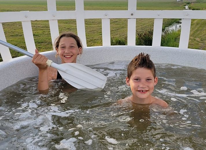 Gezellige vakantiehuisjes in Vakantiehuisje in Jislum op het Friese platteland, Friesland.