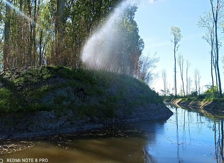 Moderne keuken in Vakantiehuisje in Jislum, perfect voor koken op het Friese platteland.