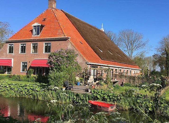 Verblijf 262102 • Vakantiewoning Het Friese platteland • Huisje in Hegebeintum
