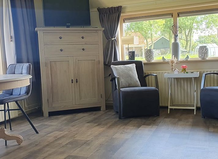 Charmantes Ferienhaus in Holwerd in der friesischen Landschaft mit traditioneller Architektur.