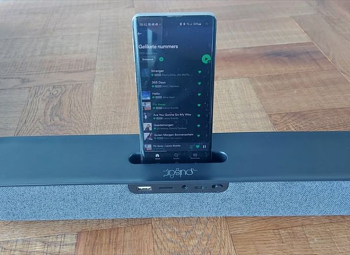 Spacious living room in vacation home Cottage in Jannum near Dokkum, located in the Frisian countryside in Friesland.