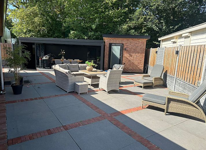 Verblijf 280113 - Vakantiewoning Rivierengebied - Brick Lodge met hottub | 6 personen