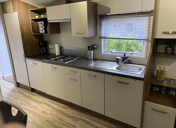 Stijlvolle zithoek in Heide Lodge Comfort, vakantiehuis in Lathum, Gelderland.