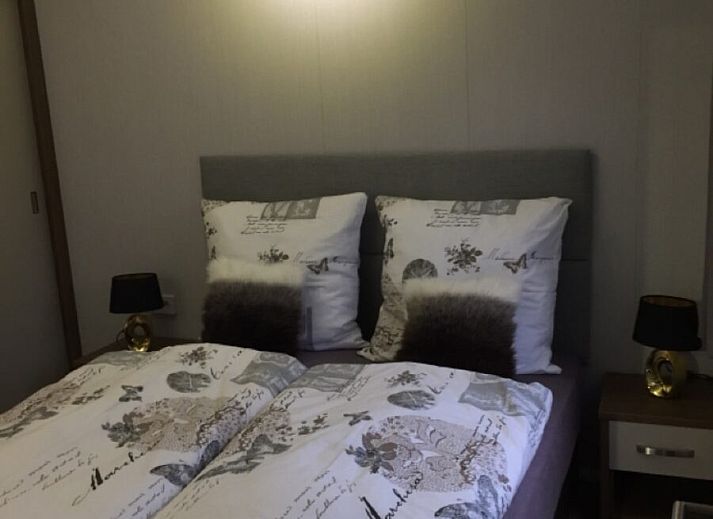 Stijlvolle zithoek in Heide Lodge Comfort, vakantiehuis in Lathum, Gelderland.