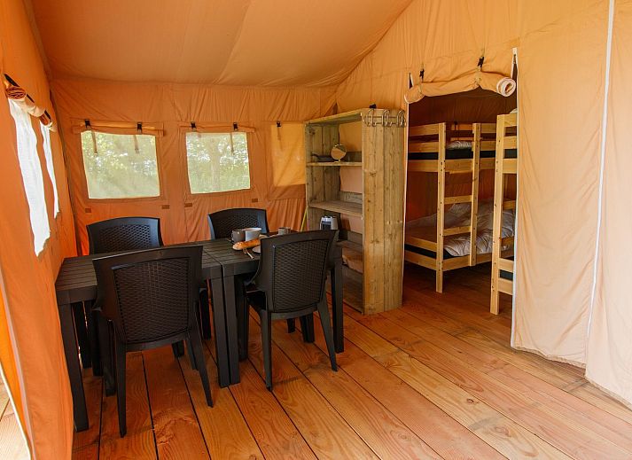 Row safari tents in Lathum, Rivierengebied, ideal for glamping in Gelderland.