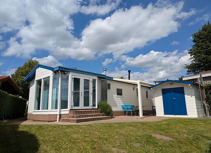 Guest house 280132 • Holiday property Rivierengebied • Heide Lodge aan het water | 4 personen