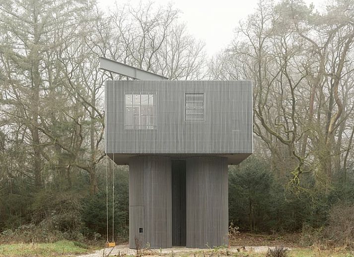 Interieur eines Ferienhauses in Arnheim mit moderner Einrichtung und Terrasse in Gelderland.