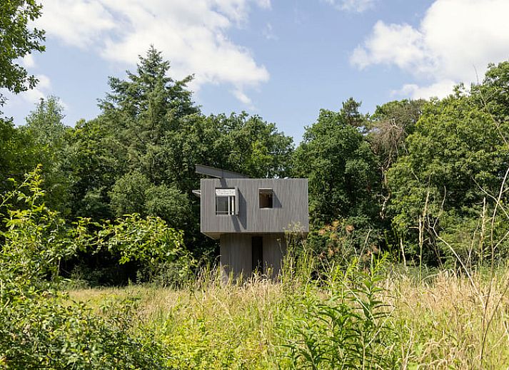 Interieur eines Ferienhauses in Arnheim mit moderner Einrichtung und Terrasse in Gelderland.