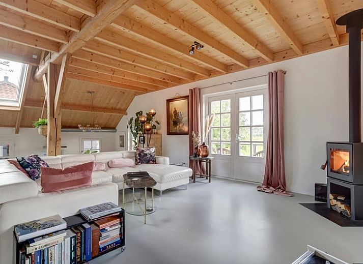 Huisje in Culemborg, vakantiehuis in Rivierengebied, Gelderland met unieke gevel en rustieke charme.