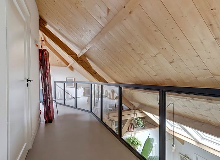 Terras van Huisje in Culemborg, vakantiehuis in Rivierengebied, Gelderland met groene tuin en zitgelegenheid.