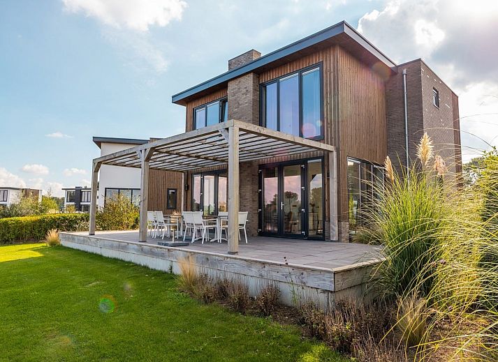 Guest house 281427 - Holiday property Rivierengebied - Vakantiehuis Aan de Maas - Maas Villa Waterzicht | 8p
