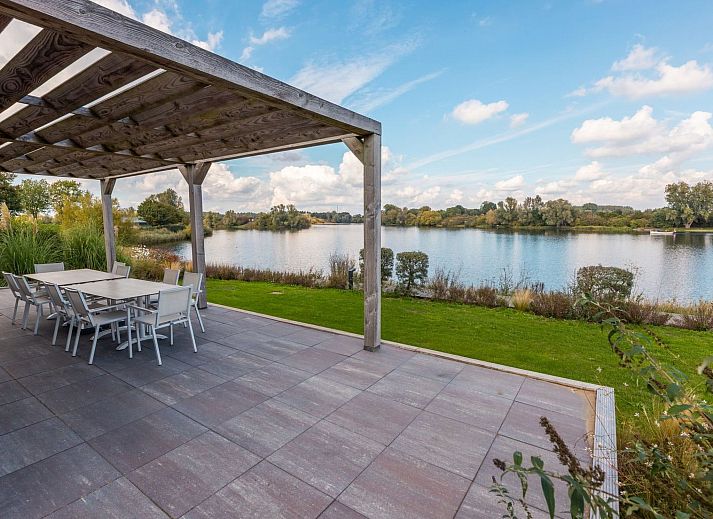 Guest house 281427 - Holiday property Rivierengebied - Vakantiehuis Aan de Maas - Maas Villa Waterzicht | 8p