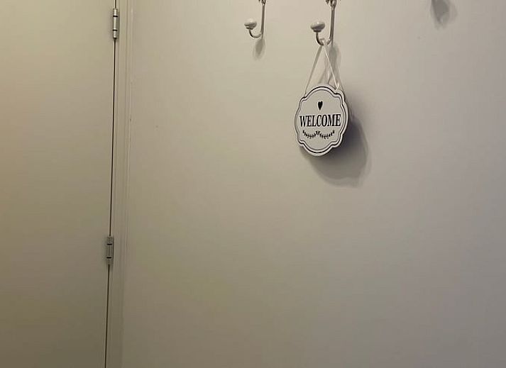 Sfeervolle avondverlichting bij Vakantiehuisje in Tricht, perfect voor een ontspannen verblijf.