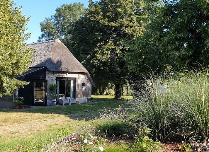 Guest house 282705 - Bed and Breakfast Rivierengebied - Vakantiehuis in Altforst