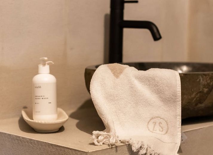 Relax in the luxurious bath of Holiday Home in Altforst, located in the serene River Region of Gelderland.