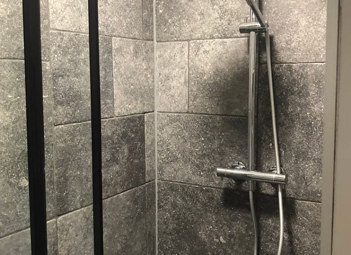 Vacation cottage in Buren, idyllic setting in the green River region of Gelderland.