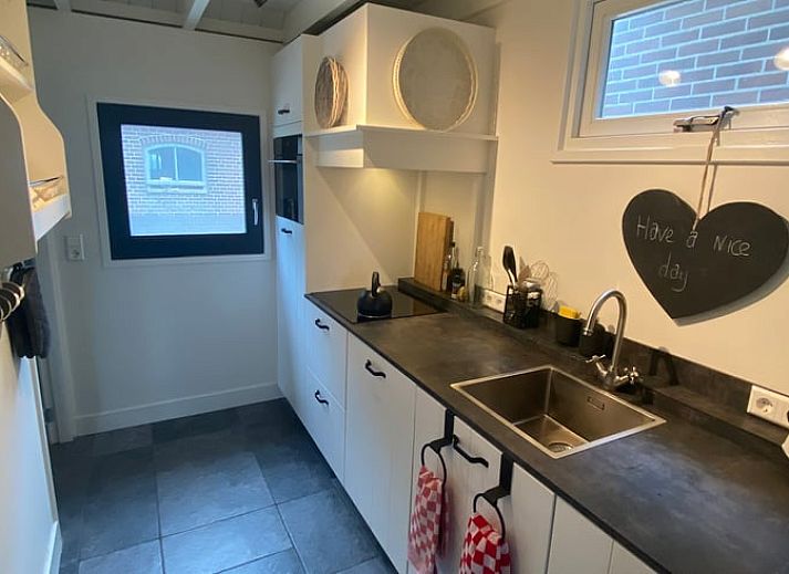 Vacation cottage in Buren, idyllic setting in the green River region of Gelderland.