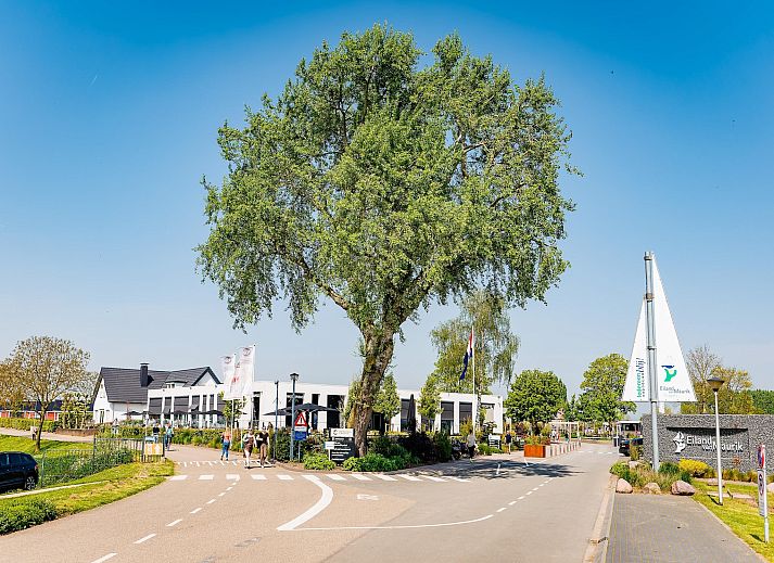 Guest house 285805 - Chalet Rivierengebied - Vakantiepark Eiland van Maurik 2