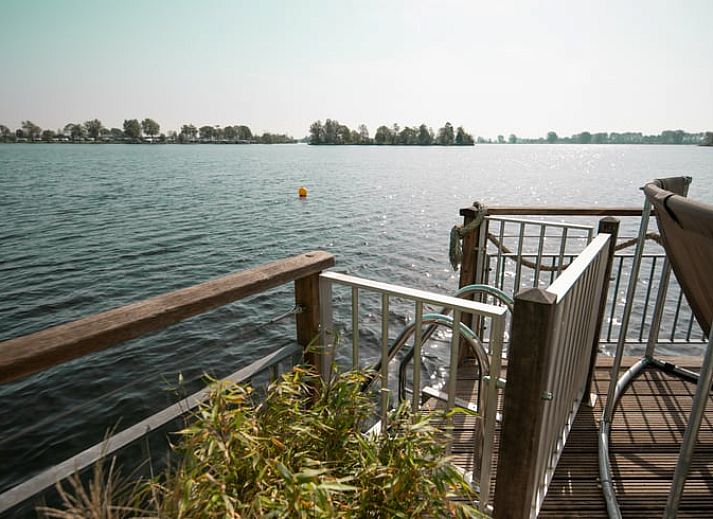 Cottage in Maasbommel, cottage by the water, unique stay in Gelderland.