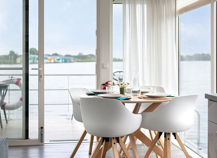 Stilvolle Dekoration im Ferienhaus La Serafat in Maasbommel, Gelderland mit Willkommensgruss.