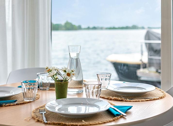 Stilvolle Dekoration im Ferienhaus La Serafat in Maasbommel, Gelderland mit Willkommensgruss.