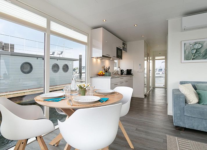 Stilvolle Dekoration im Ferienhaus La Serafat in Maasbommel, Gelderland mit Willkommensgruss.