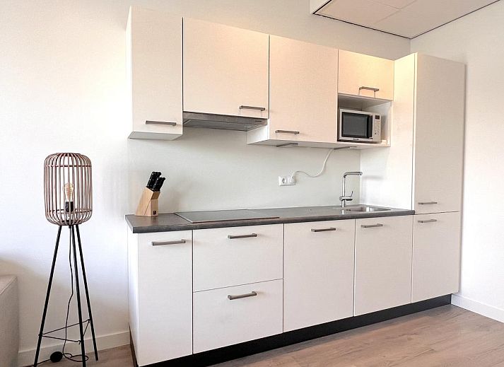 Geniessen Sie von der Terrasse des Ferienhauses Havenzicht in Maasbommel, Rivierengebied, Gelderland, den Blick auf den Jachthafen.