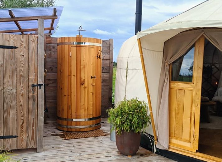 Moderne keuken in Huisje in Toldijk, vakantiewoning in het Rivierengebied, Gelderland.