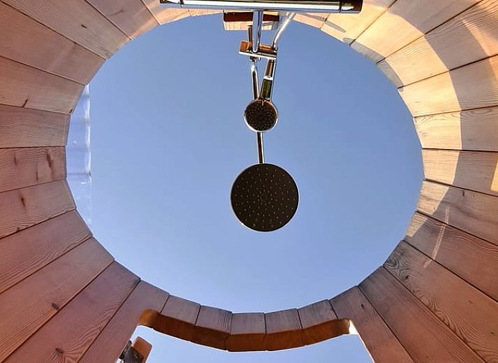 Moderne keuken in Huisje in Toldijk, vakantiewoning in het Rivierengebied, Gelderland.