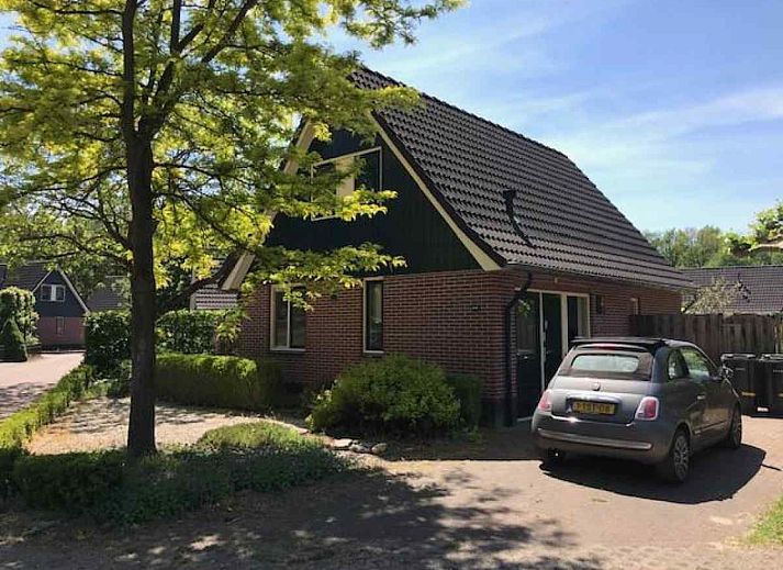 Ferienhaus DG312 in Winterswijk, Gelderland, mit gruener Umgebung und traditioneller Architektur.