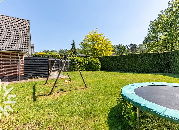 Schlafzimmer mit einzigartigem Dekor in DG238 Ferienhaus Winterswijk Achterhoek.