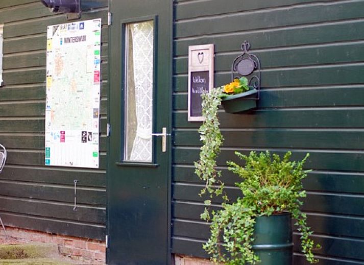 Modernes Badezimmer im Ferienhaus De Berkeboom, Winterswijk, mit stilvoller Einrichtung und Annehmlichkeiten in Achterhoek, Gelderland.