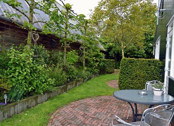 Stilvolle Dusche in Vakantiewoning De Berkeboom, Winterswijk, bietet Entspannung und Komfort in der schoenen Achterhoek, Gelderland.