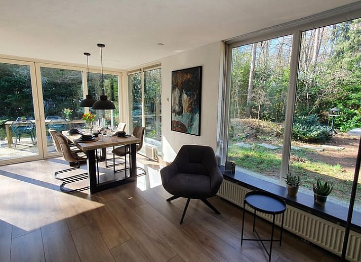 Moderne keuken in Vakantiehuis in Barchem, Achterhoek, Gelderland, volledig uitgerust met alle gemakken.