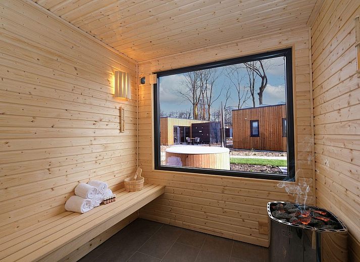 Moderne, stilvoll eingerichtete Kueche im Ferienhaus Amalia Familia, Kotten, Achterhoek.