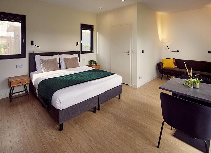 Moderne keuken in Hotelstudio Amalia, Kotten, Achterhoek met stijlvolle inrichting en praktische voorzieningen.