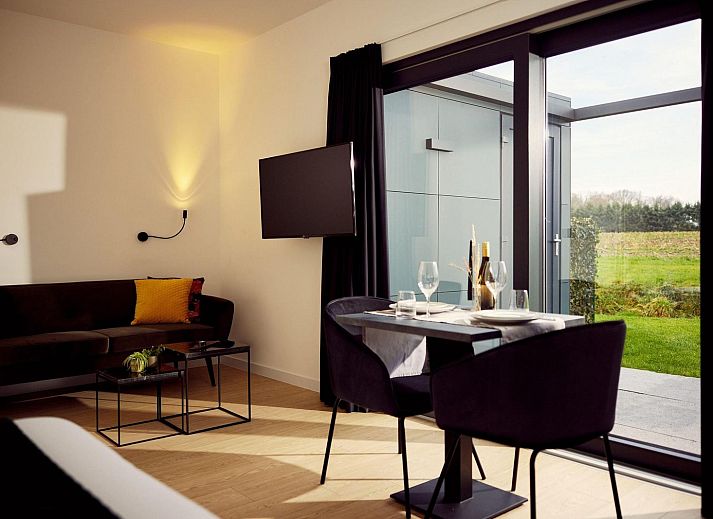 Moderne keuken in Hotelstudio Amalia, Kotten, Achterhoek met stijlvolle inrichting en praktische voorzieningen.