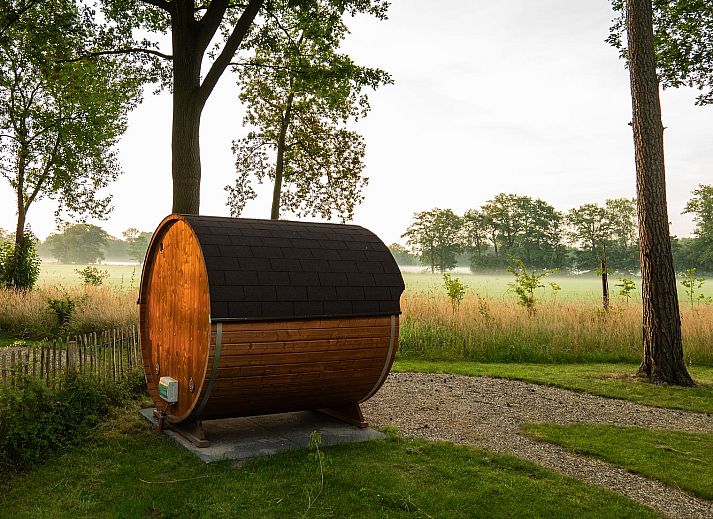 Geniessen Sie die Sauna in der Vakantievilla Boslodge 2 in Kotten, Achterhoek, umgeben von ruhiger Natur und einer weiten Aussicht in Gelderland.