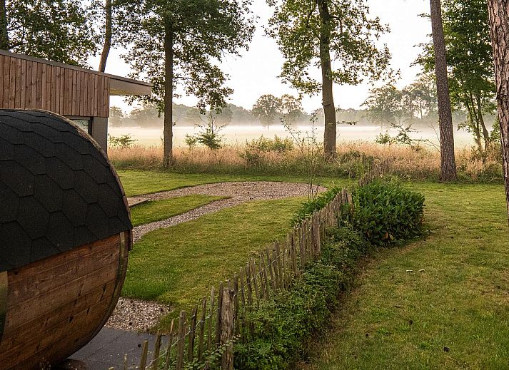 Geniessen Sie die Sauna in der Vakantievilla Boslodge 2 in Kotten, Achterhoek, umgeben von ruhiger Natur und einer weiten Aussicht in Gelderland.