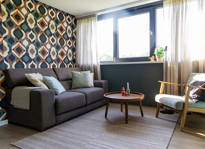 Holzschild des Ferienhauses in Rekken, gelegen in der laendlichen Umgebung von Achterhoek, Gelderland.