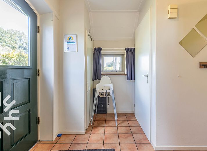 Tafeltennistafel op het terras van DG302 vakantiehuis in Halle, Achterhoek.