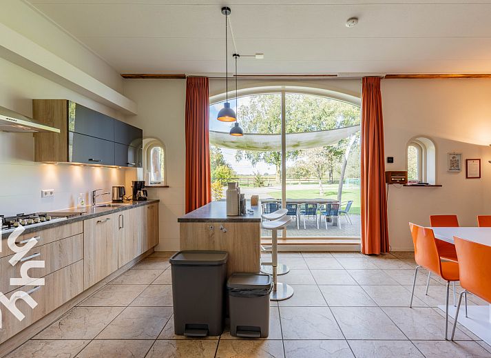 Moderne badkamer in DG302 vakantiehuis in Halle, Achterhoek, Gelderland.